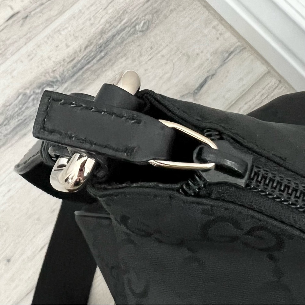 Gucci Elegant Black Crossbody Bag - Picture 12 of 14
